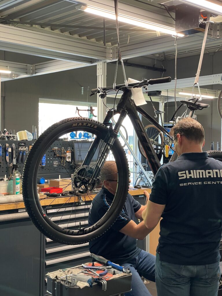 Monteurs Shimano Service Center Pedal Venlo